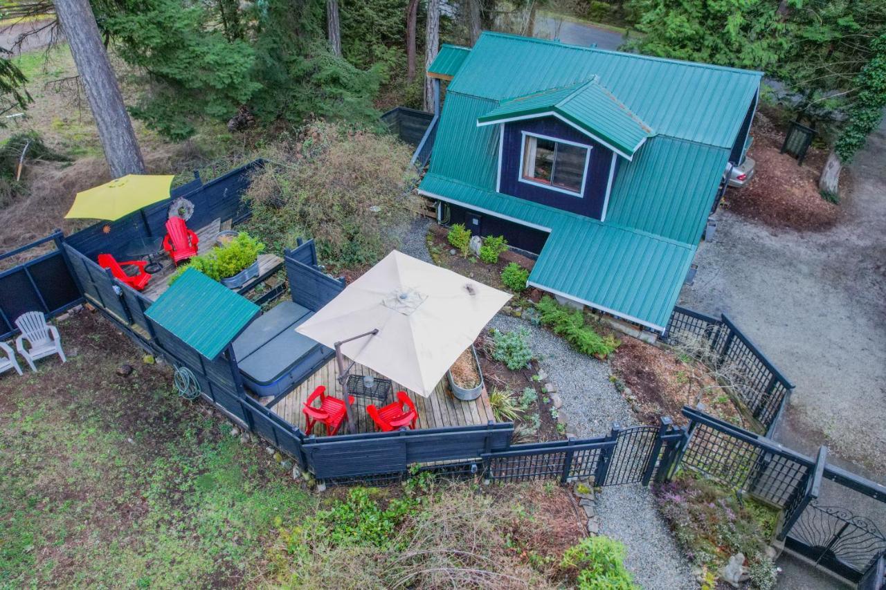 Ganges Salt Spring Carriage House B&B المظهر الخارجي الصورة