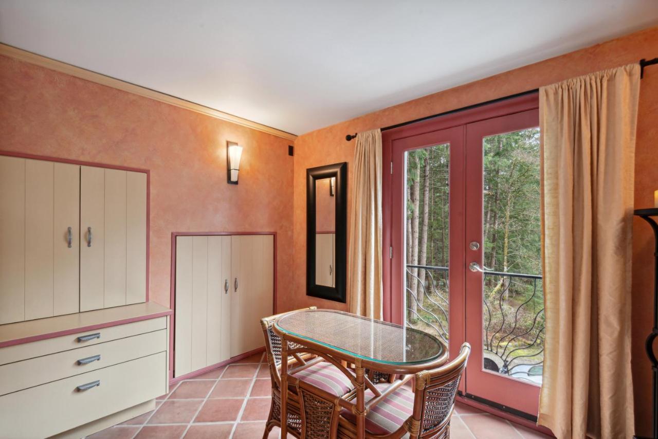 Ganges Salt Spring Carriage House B&B المظهر الخارجي الصورة