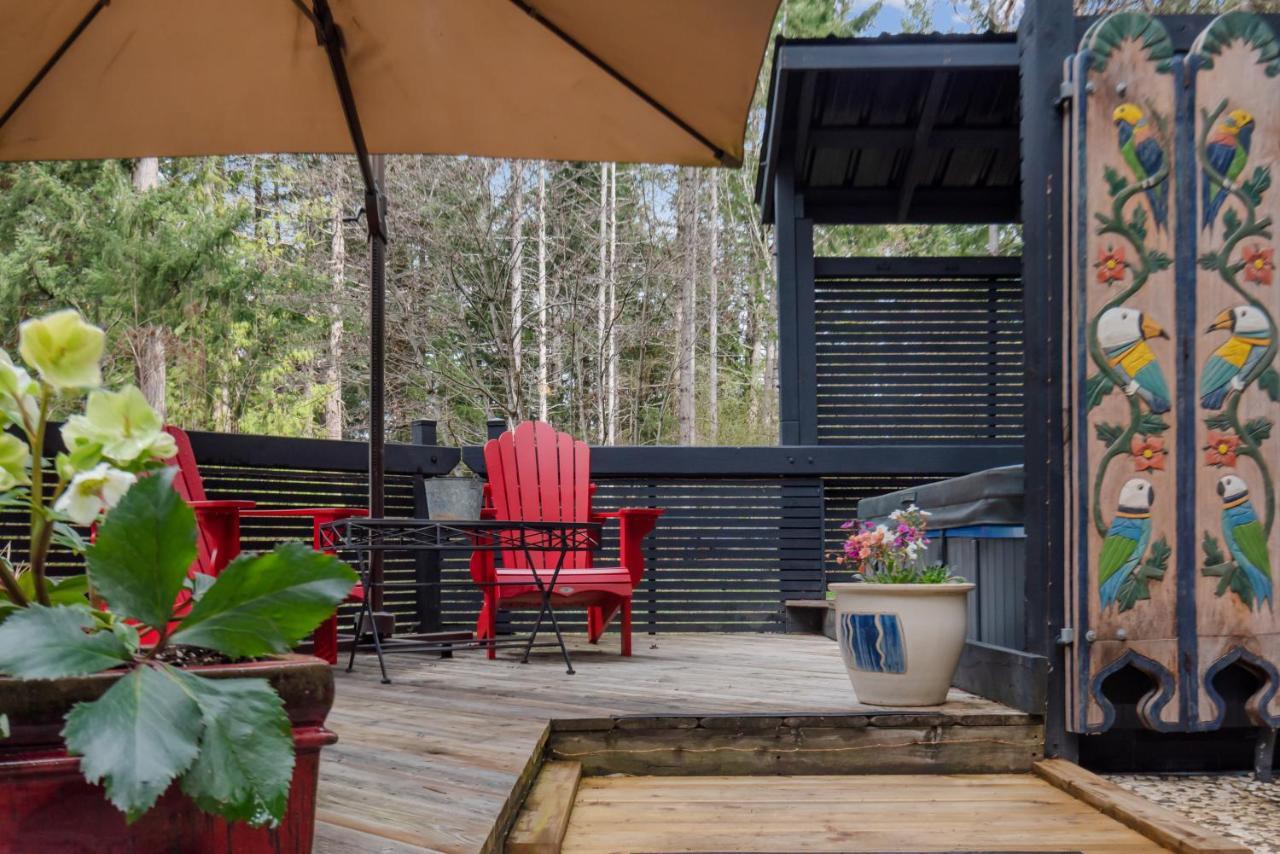 Ganges Salt Spring Carriage House B&B المظهر الخارجي الصورة
